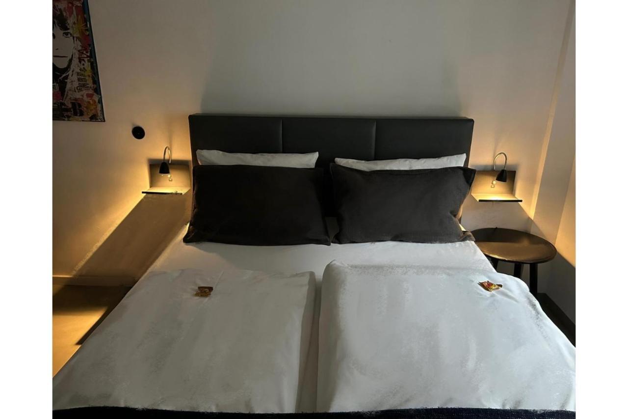 Square Rooms 8 Dusseldorf Exterior photo